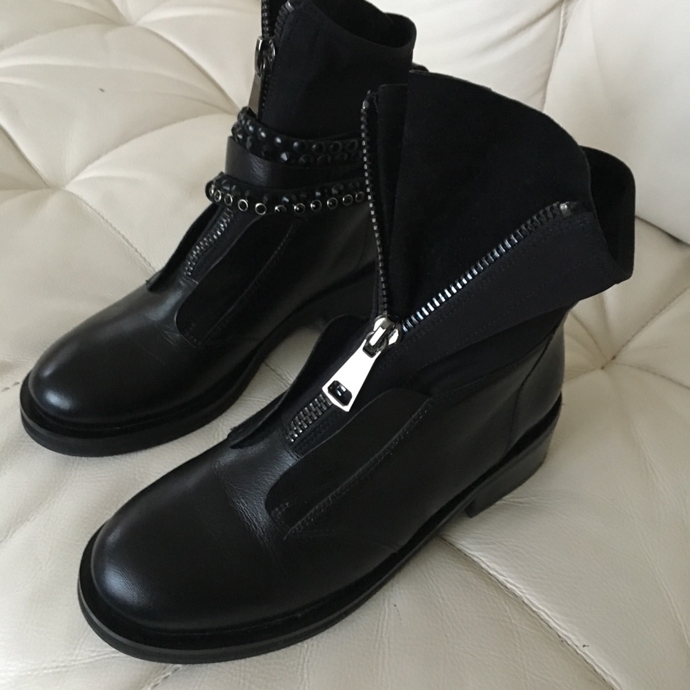 Leather winter boots with fur Size 38